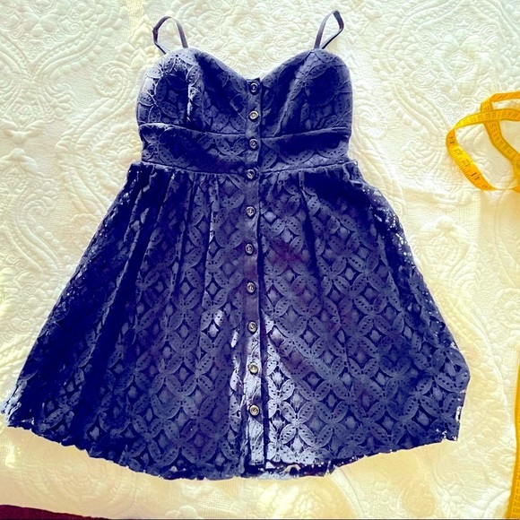 Lace button flare dress - Picture 2 of 4